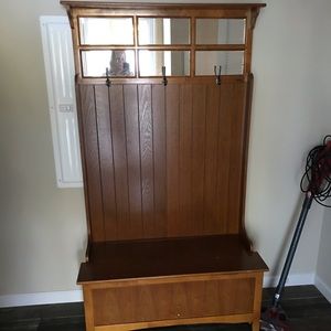 Coat rack with storage